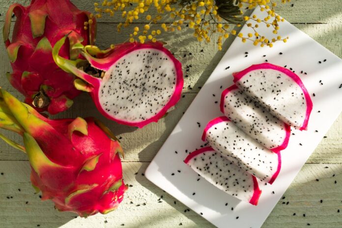 How To Cut A Dragon Fruit? 4 Easy Ways To Slit It, Store It & Have It